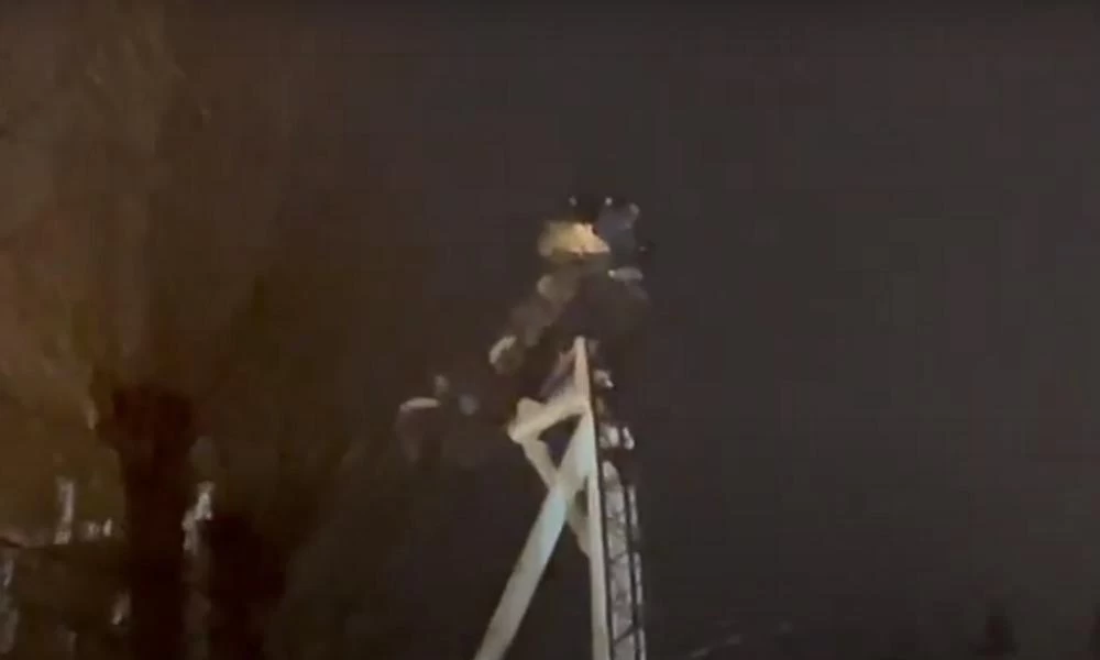 Βέλγιο: Θρίλερ - Εγκλωβισμένοι 7 άνθρωποι σε ύψος 32 μέτρων σε τρενάκι θεματικού πάρκου - Δείτε βίντεο